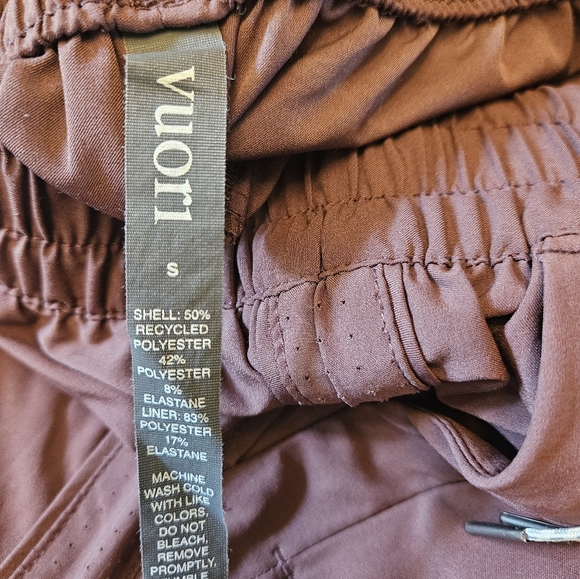 VUORI DASH SHORT size small Excellent Pre-Owned Condition - Picture 4 of 4